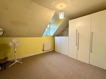 3 bedroom Town house for sale in Little Island Drive, Willenhall, WV13