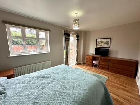 3 bedroom Town house for sale in Little Island Drive, Willenhall, WV13