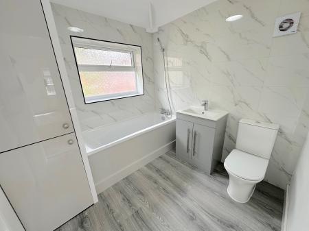 3 bedroom Semi-detached house for sale in Beechfield Grove, Bilston, Wolverhampton, WV14
