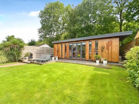 4 bedroom Detached house for sale in Cannock Road, Westcroft, Wolverhampton, WV10