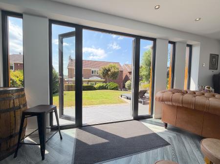 4 bedroom Detached house for sale in Cannock Road, Westcroft, Wolverhampton, WV10