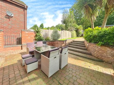 4 bedroom Detached house for sale in Cannock Road, Westcroft, Wolverhampton, WV10