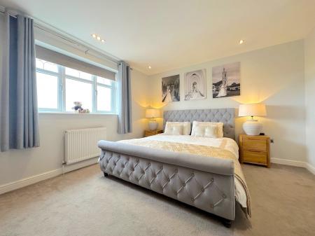 4 bedroom Detached house for sale in Cannock Road, Westcroft, Wolverhampton, WV10