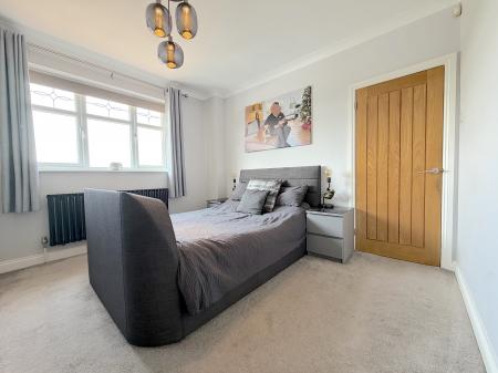 4 bedroom Detached house for sale in Cannock Road, Westcroft, Wolverhampton, WV10