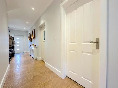 4 bedroom Detached house for sale in Cannock Road, Westcroft, Wolverhampton, WV10