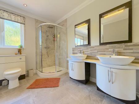 4 bedroom Detached house for sale in Cannock Road, Westcroft, Wolverhampton, WV10
