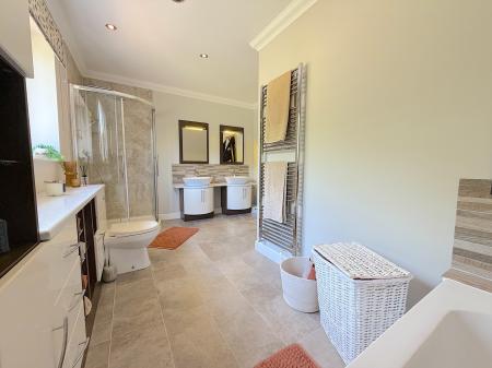 4 bedroom Detached house for sale in Cannock Road, Westcroft, Wolverhampton, WV10
