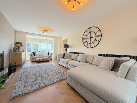 4 bedroom Detached house for sale in Cannock Road, Westcroft, Wolverhampton, WV10