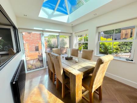 4 bedroom Detached house for sale in Cannock Road, Westcroft, Wolverhampton, WV10