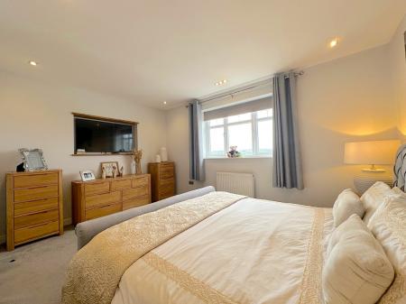 4 bedroom Detached house for sale in Cannock Road, Westcroft, Wolverhampton, WV10
