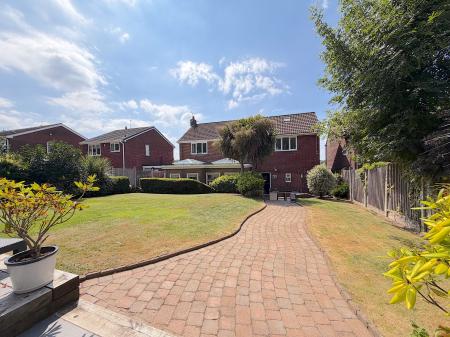4 bedroom Detached house for sale in Cannock Road, Westcroft, Wolverhampton, WV10