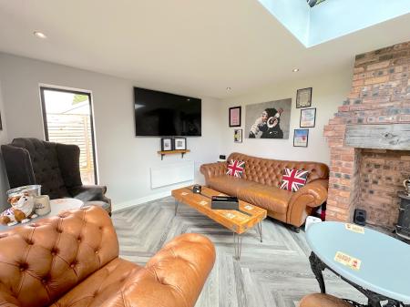 4 bedroom Detached house for sale in Cannock Road, Westcroft, Wolverhampton, WV10