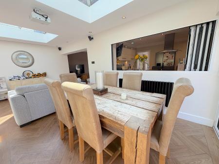 4 bedroom Detached house for sale in Cannock Road, Westcroft, Wolverhampton, WV10