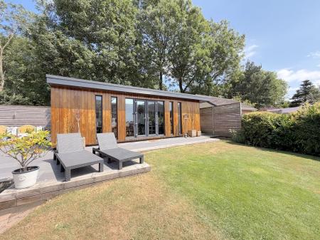 4 bedroom Detached house for sale in Cannock Road, Westcroft, Wolverhampton, WV10