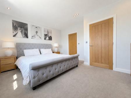 4 bedroom Detached house for sale in Cannock Road, Westcroft, Wolverhampton, WV10