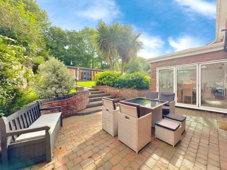4 bedroom Detached house for sale in Cannock Road, Westcroft, Wolverhampton, WV10