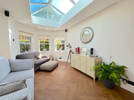 4 bedroom Detached house for sale in Cannock Road, Westcroft, Wolverhampton, WV10