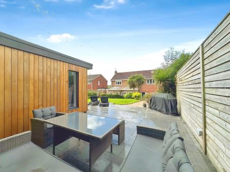 4 bedroom Detached house for sale in Cannock Road, Westcroft, Wolverhampton, WV10