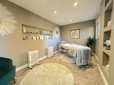 5 bedroom Detached house for sale in Hough Way, Essington, Wolverhampton, WV11