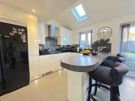 5 bedroom Detached house for sale in Hough Way, Essington, Wolverhampton, WV11