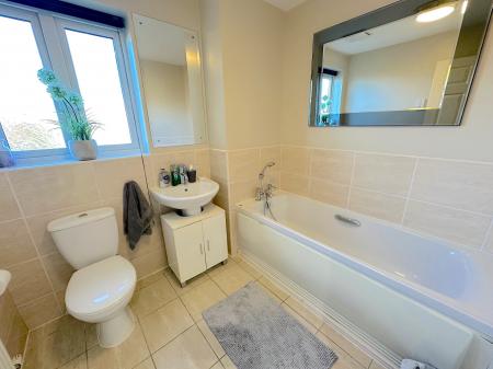 5 bedroom Detached house for sale in Hough Way, Essington, Wolverhampton, WV11