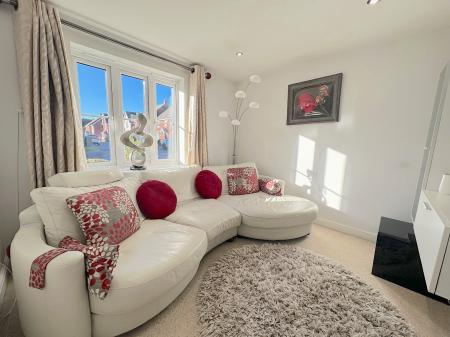 5 bedroom Detached house for sale in Hough Way, Essington, Wolverhampton, WV11