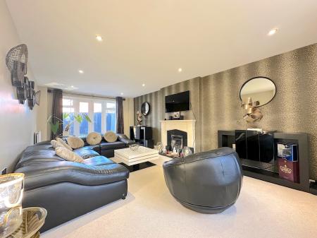 5 bedroom Detached house for sale in Hough Way, Essington, Wolverhampton, WV11