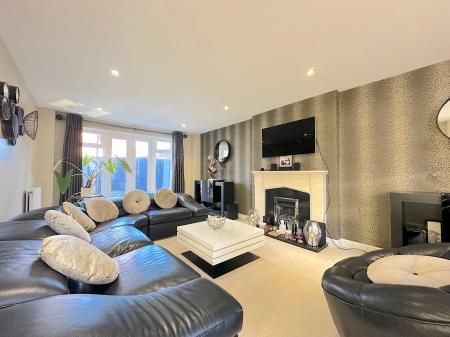 5 bedroom Detached house for sale in Hough Way, Essington, Wolverhampton, WV11