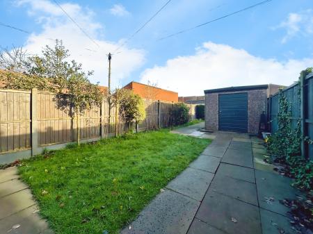 3 bedroom Terraced House for sale in Barnhurst Lane, Pendeford, Wolverhampton, WV8