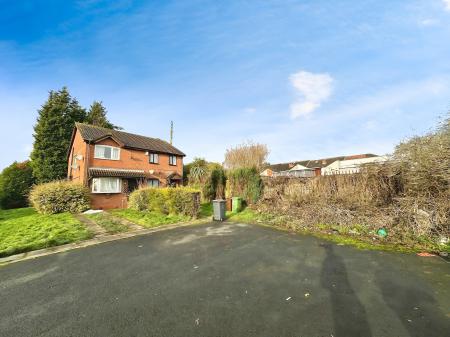 2 bedroom Semi-detached house for sale in Banstead Close, Parkfields, Wolverhampton, WV2