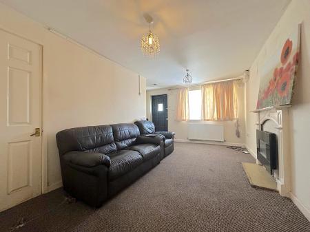2 bedroom Semi-detached house for sale in Banstead Close, Parkfields, Wolverhampton, WV2
