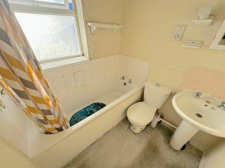 2 bedroom Semi-detached house for sale in Banstead Close, Parkfields, Wolverhampton, WV2