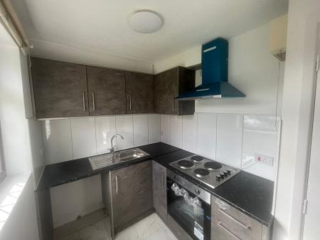 1 bedroom Studio flat to let in Elgin Court, Perton, Wolverhampton, WV6