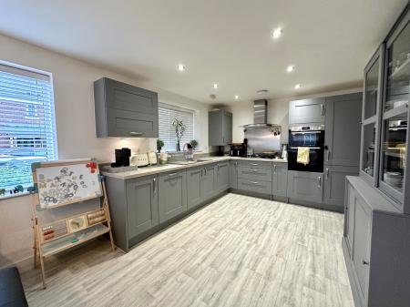 4 bedroom Detached house for sale in Furnace Drive, Wolverhampton, WV2