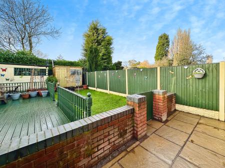 3 bedroom Semi-detached house for sale in Willow Avenue, Wednesfield, Wolverhampton, WV11