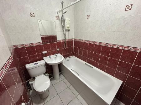 1 bedroom Flat to let in Princes Square, Wolverhampton, WV1