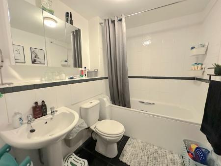 2 bedroom Flat for sale in Rosemary Avenue, Goldthorn Park, Wolverhampton, WV4