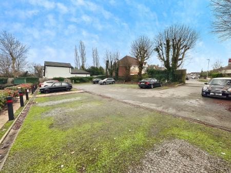 2 bedroom Flat for sale in Rosemary Avenue, Goldthorn Park, Wolverhampton, WV4