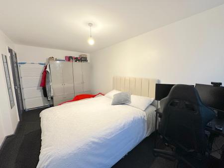 2 bedroom Flat for sale in Rosemary Avenue, Goldthorn Park, Wolverhampton, WV4