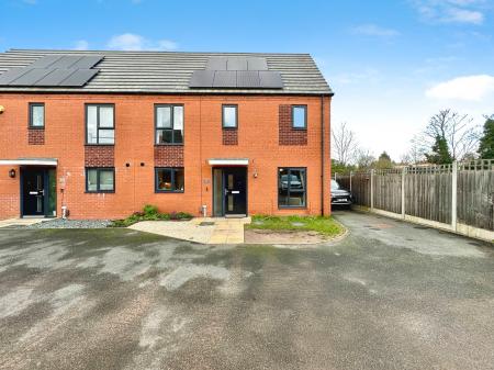 3 bedroom Semi-detached house for sale in Comet Drive, Bushbury, Wolverhampton, WV10