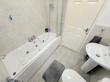 2 bedroom Semi-detached house for sale in Barn Farm Close, Bilston, Wolverhampton, WV14