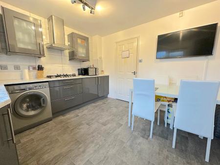 2 bedroom Semi-detached house for sale in Barn Farm Close, Bilston, Wolverhampton, WV14