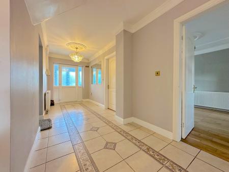 6 bedroom Detached house for sale in Parkfield Road, Parkfields, Wolverhampton, WV4