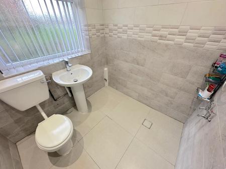 6 bedroom Detached house for sale in Parkfield Road, Parkfields, Wolverhampton, WV4