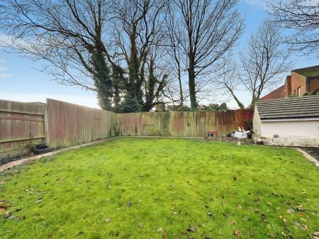 6 bedroom Detached house for sale in Parkfield Road, Parkfields, Wolverhampton, WV4