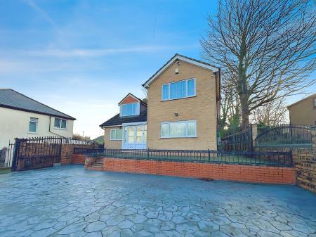 6 bedroom Detached house for sale in Parkfield Road, Parkfields, Wolverhampton, WV4