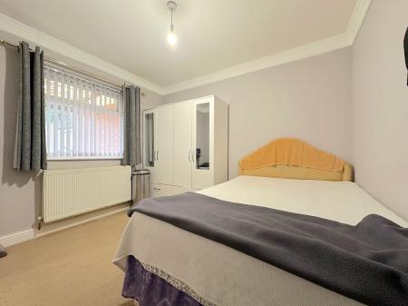 6 bedroom Detached house for sale in Parkfield Road, Parkfields, Wolverhampton, WV4