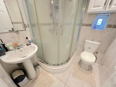 6 bedroom Detached house for sale in Parkfield Road, Parkfields, Wolverhampton, WV4