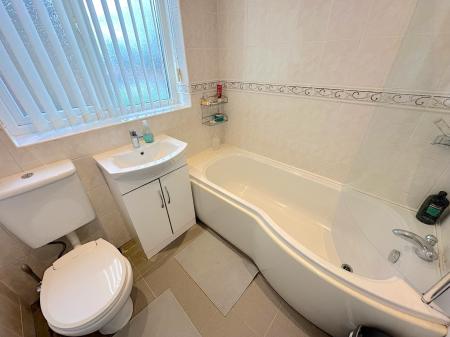 6 bedroom Detached house for sale in Parkfield Road, Parkfields, Wolverhampton, WV4