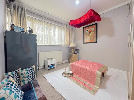 6 bedroom Detached house for sale in Parkfield Road, Parkfields, Wolverhampton, WV4